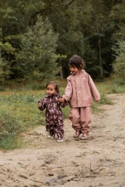 Celavi Regenoverall Seepferdchen Bordeaux Einteiler 9 Celavi Regenoverall Seepferdchen Bordeaux Einteiler -Kinderbekleidungsgeschäft CELAVI SS22 17 1280x1280