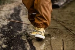 CeLaVi Regenanzug Baggerlader Traktor 2 Teile Strohgelb/nougat -Kinderbekleidungsgeschäft CELAVI SS22 26 1280x1280