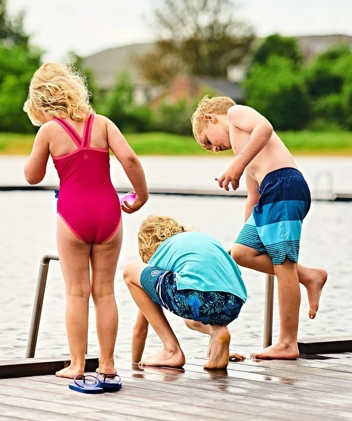 Color Kids NELTA Marine/orange Kinder Badeshorts Beach Bermuda 4 Color Kids NELTA Marine/orange Kinder Badeshorts Beach Bermuda – Bild 4