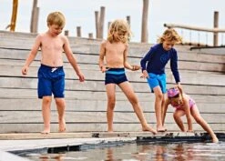 Color Kids Badeshorts Rosa Pink Mädchen Beach Shorts -Kinderbekleidungsgeschäft bungo shorts blau 1280x1280 5