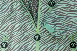 Ducksday Kinder Regenanzug Okapi Zartgrün/braun 5 Ducksday Kinder Regenanzug Okapi Zartgrün/braun -Kinderbekleidungsgeschäft ducksday overall okapi 3 1280x1280