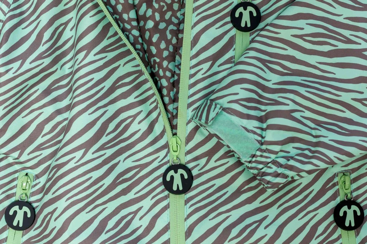 Ducksday Kinder Regenanzug Okapi Zartgrün/braun 3 Ducksday Kinder Regenanzug Okapi Zartgrün/braun – Bild 3