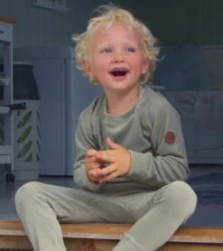 Gullkorn JONA Zweiteiler Fleecepulli Und Fleecehose Im Set -Kinderbekleidungsgeschäft gullkorn jona peppermint 7 1280x1280