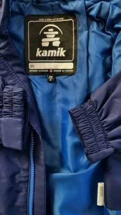 Kamik Übergangsjacke Regenjacke Blau Waldhüpfer Outdoorjacke -Kinderbekleidungsgeschäft kamik flt regenjacke waldkindergarten 1280x1280 1