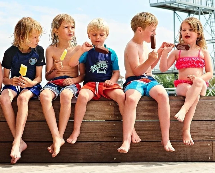 Color Kids Badeshorts Beach Shorts Türkis/blau Blockstreifen 3 Color Kids Badeshorts Beach Shorts Türkis/blau Blockstreifen – Bild 3