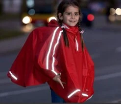 Playshoes Kinder Regencape Marine Extra Lang Regenponcho -Kinderbekleidungsgeschäft schulranzen regencape reflektor rot 1280x1280 1